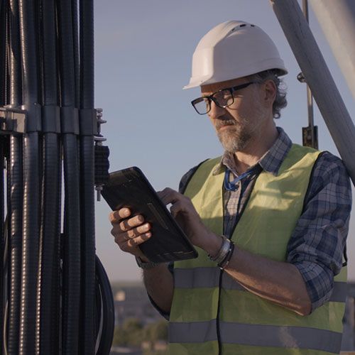 Faster, better OSP services with TrueNet Communications’ TrueQ™ Pro - Fujitsu Network Communications